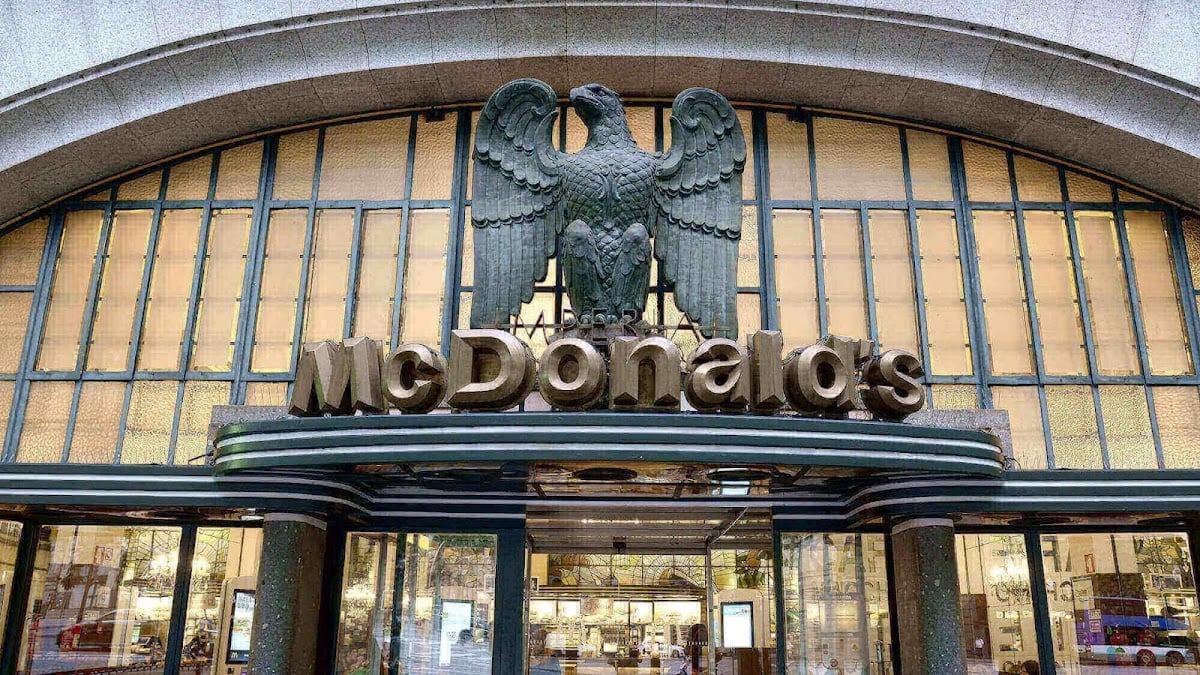 McDonald's - Imperial - Very pretty fastfood restaurant