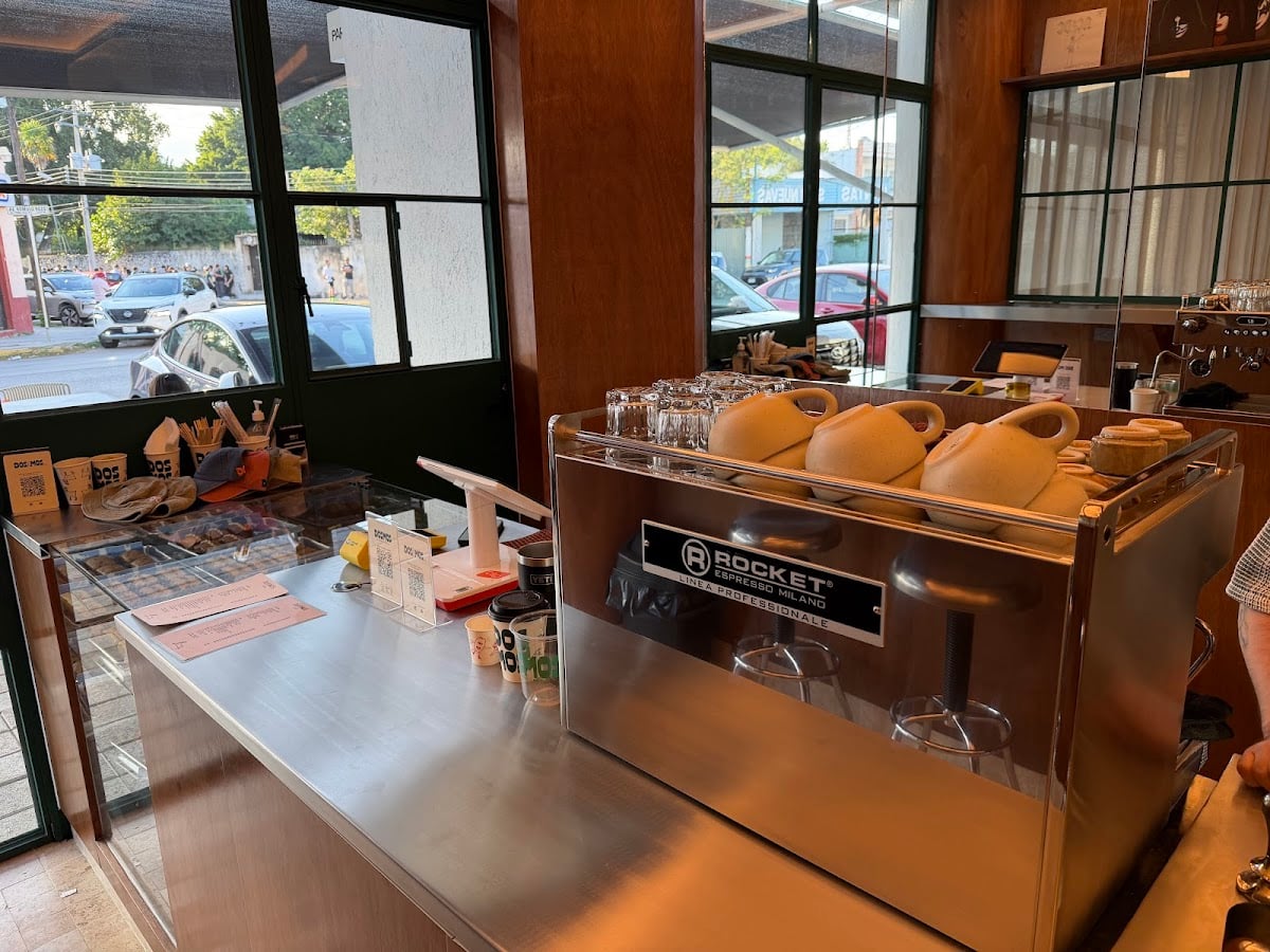 DOSMOS CAFÉ