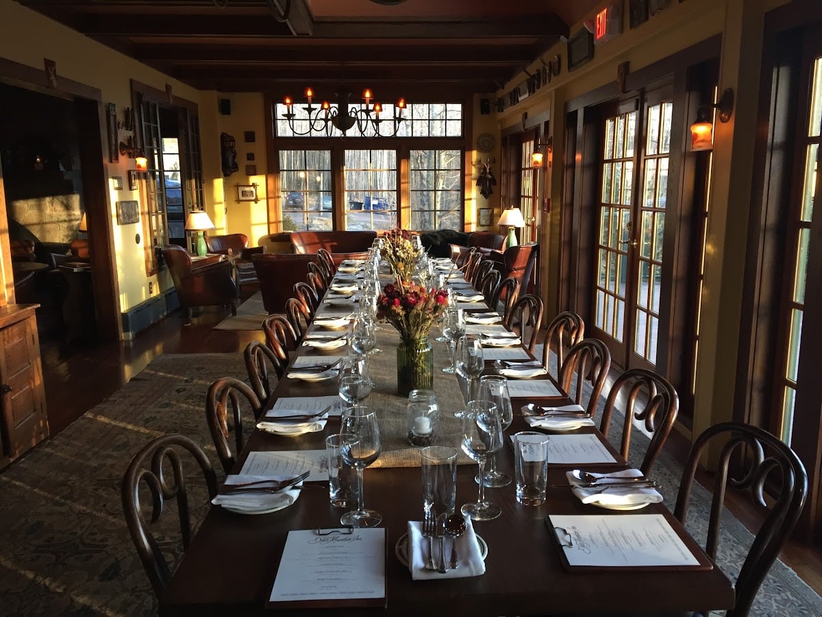 Deer Mountain Inn - Restaurant