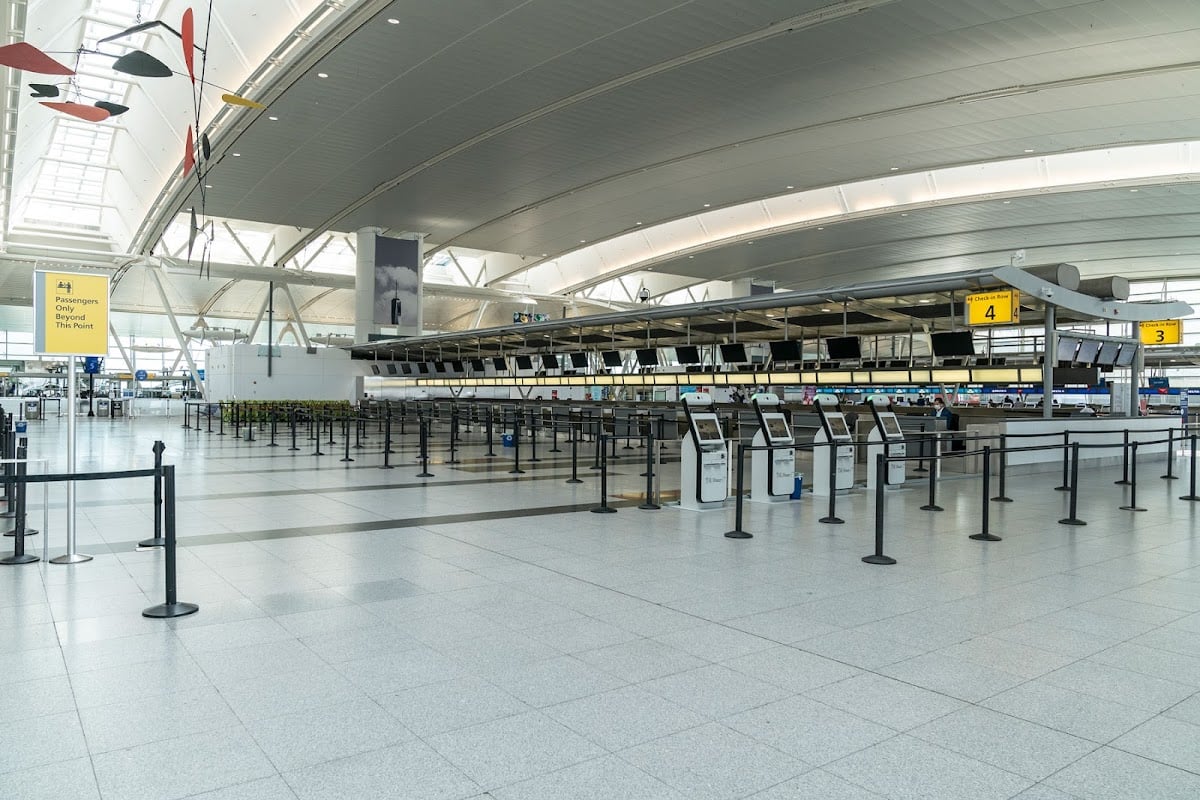 John F. Kennedy International Airport (JFK)