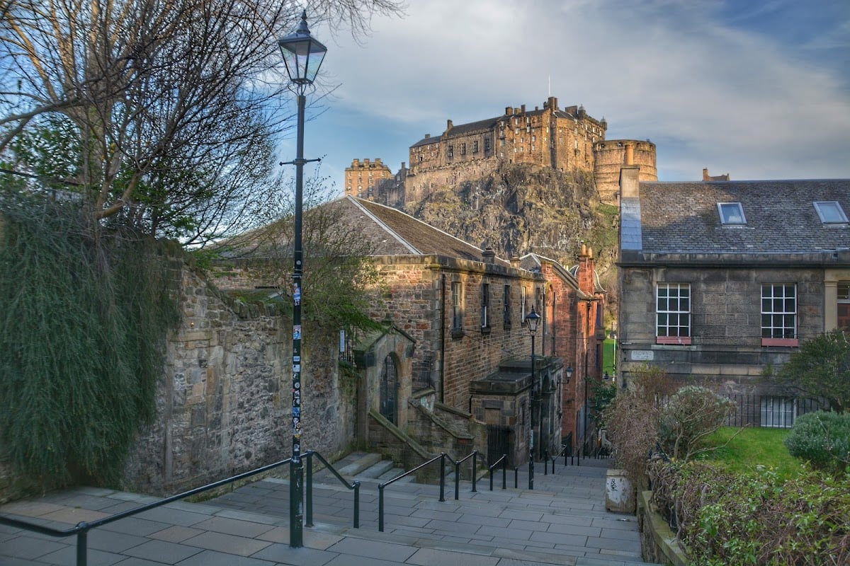The Vennel Viewpoint Edinburgh Castle