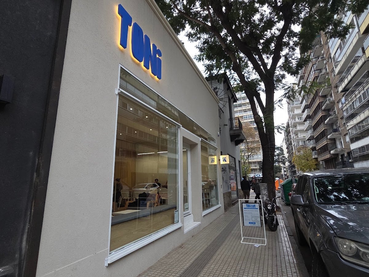 Toni Café