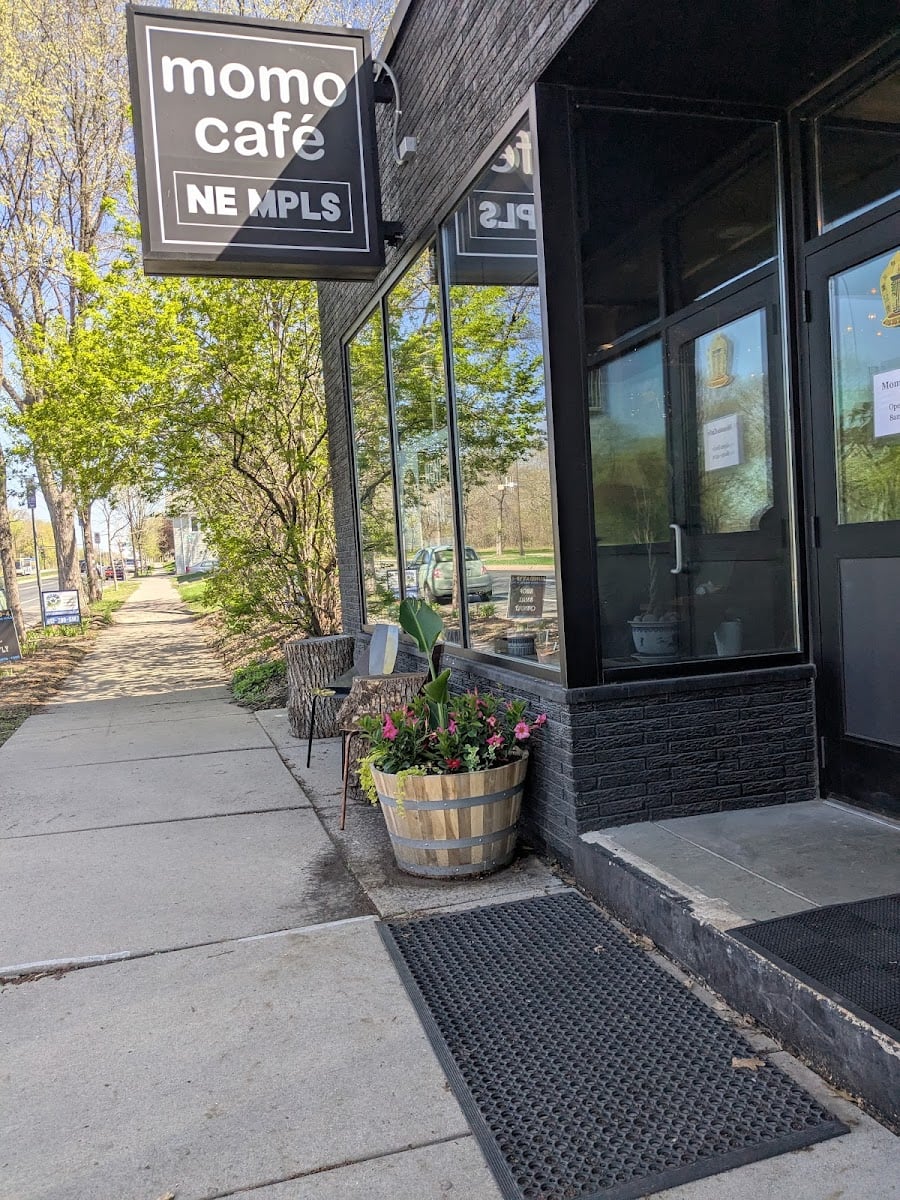 Momo cafe