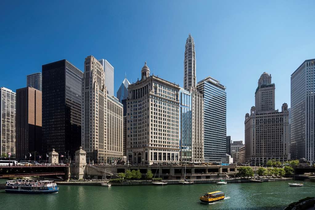 LondonHouse Chicago, Curio Collection by Hilton - Afternoon tea