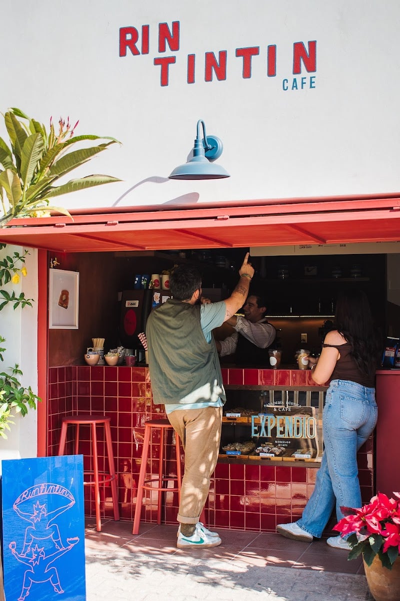 RinTinTin Café