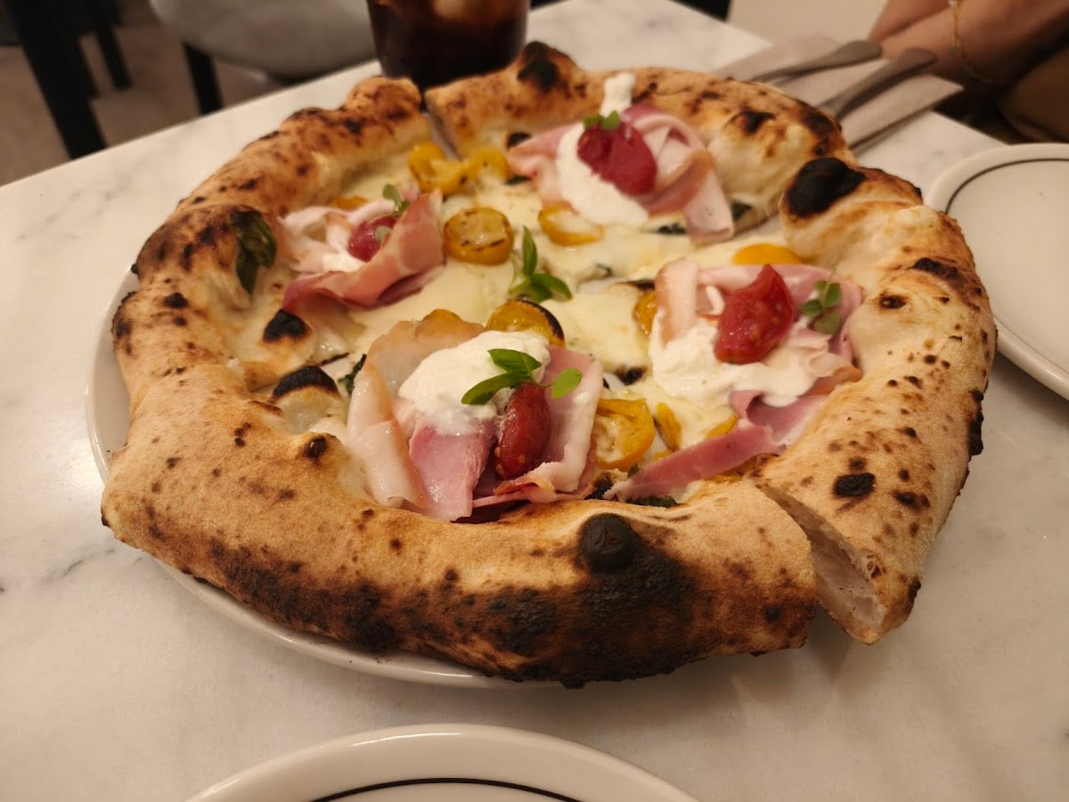 Origine by Salvatore Romano | Italiano Madrid - 4.7 (€) - Italiano con recetario Español. Pizza padellino.