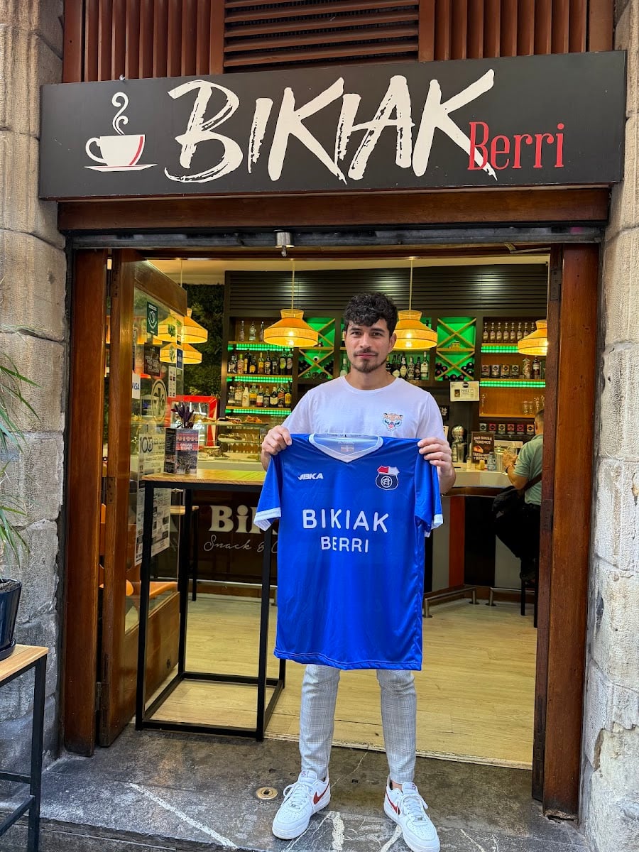 Bar BIKIAK berri- Bar de Pintxos