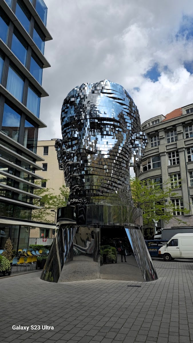 Franz Kafka - Rotating Head by David Cerny