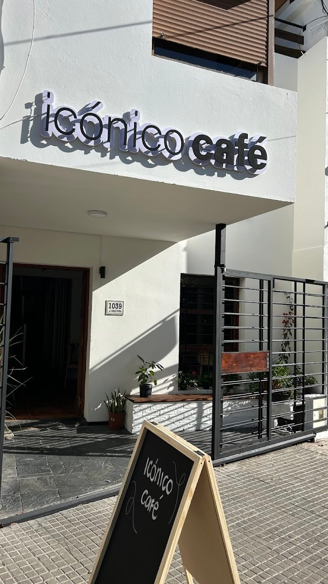 Icónico Café