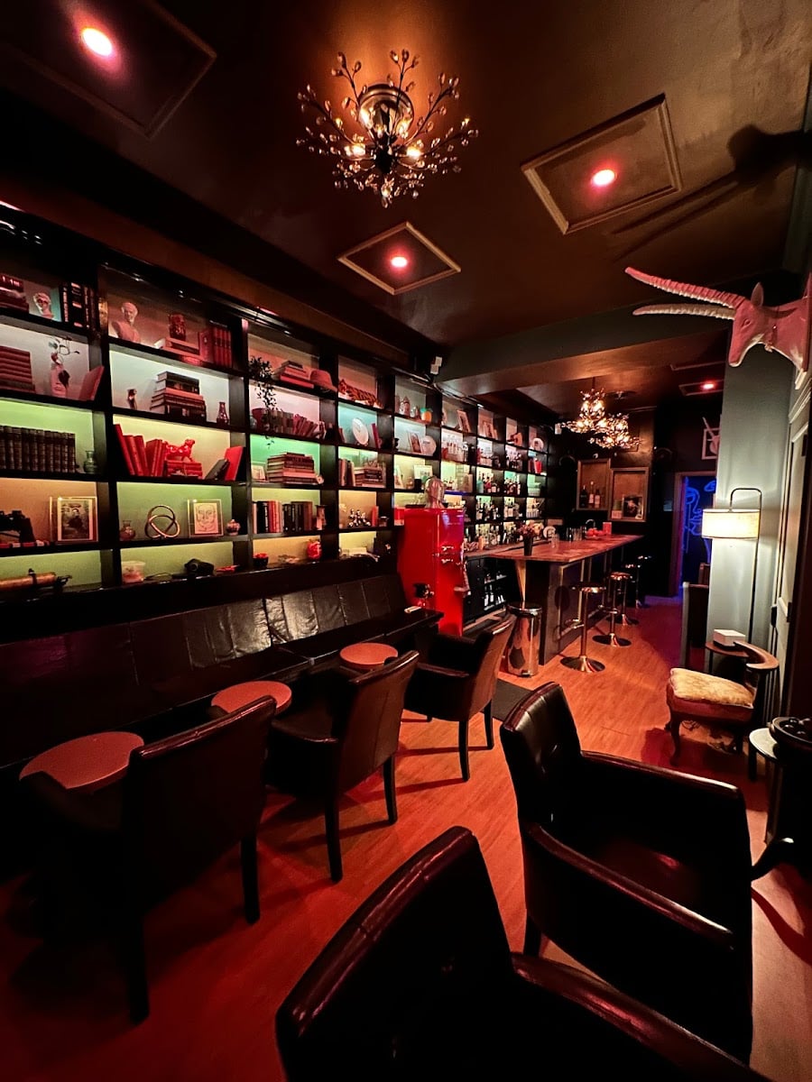 Upstairs Cocktail Bar