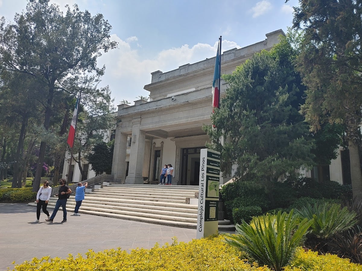 Centro cultural "Los Pinos"