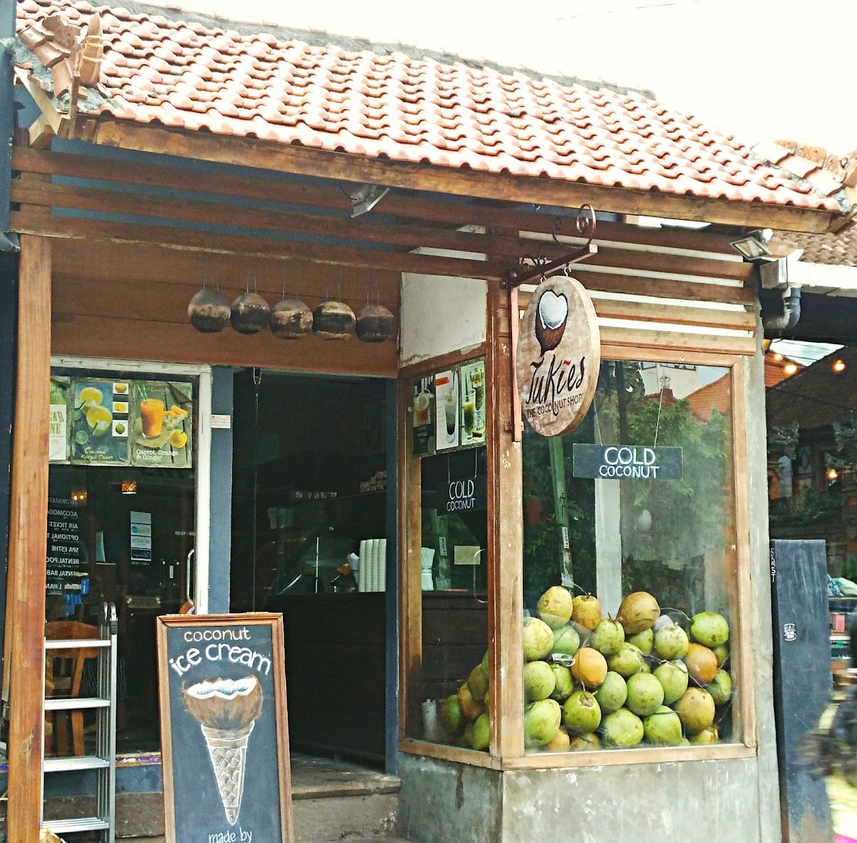 Tukies Coconut Shop - ウブド
