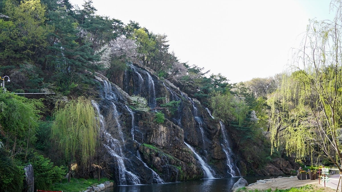 Hongjecheon Artificial Waterfall
