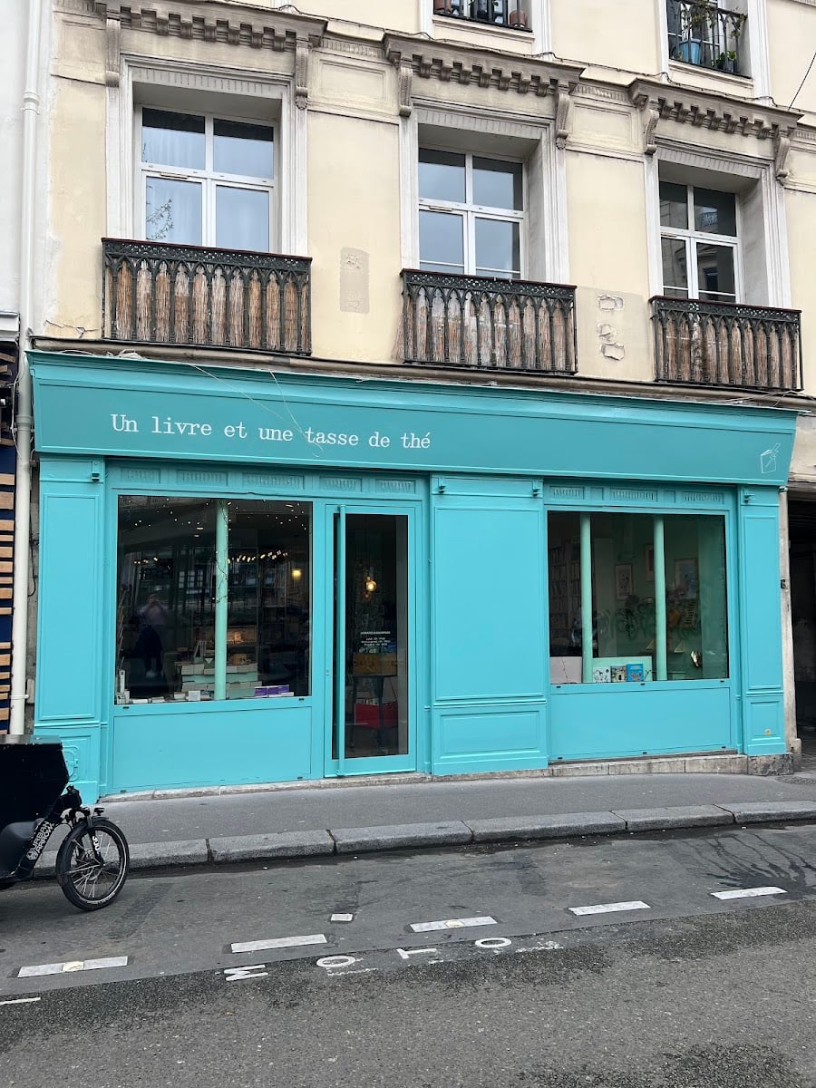 Un livre et une tasse de thé - Cartes