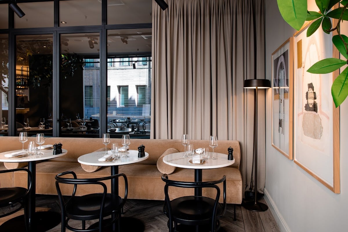 The Living Bar & Restaurant