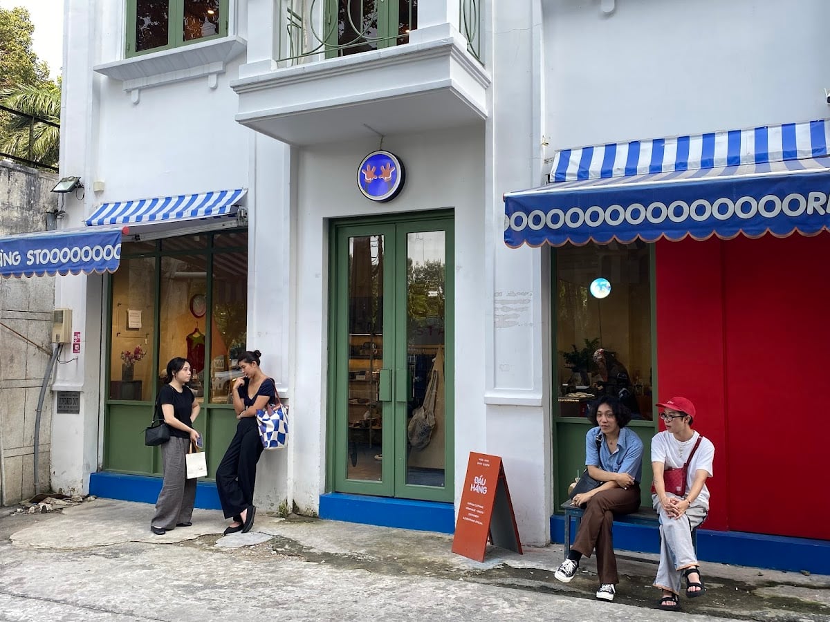 ĐẦU HÀNG STOOOOOORE- Curated Vintage & Designer- Nguyễn Bỉnh Khiêm