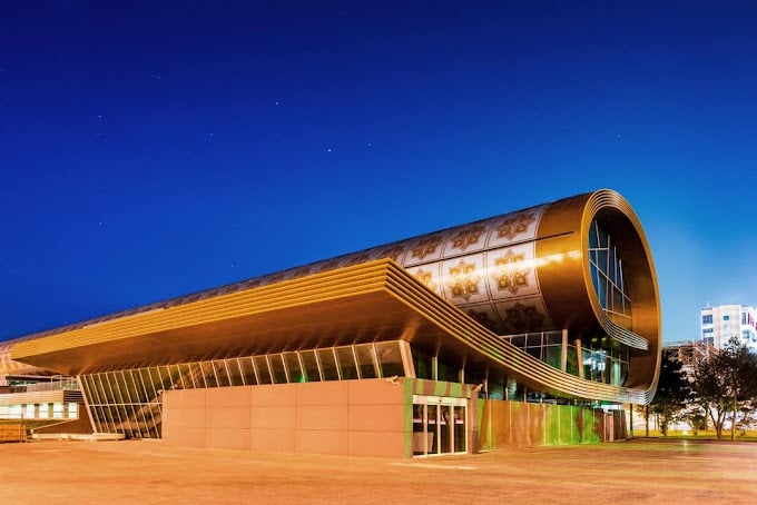Azerbaijan Carpet Museum - Museum · Bakı