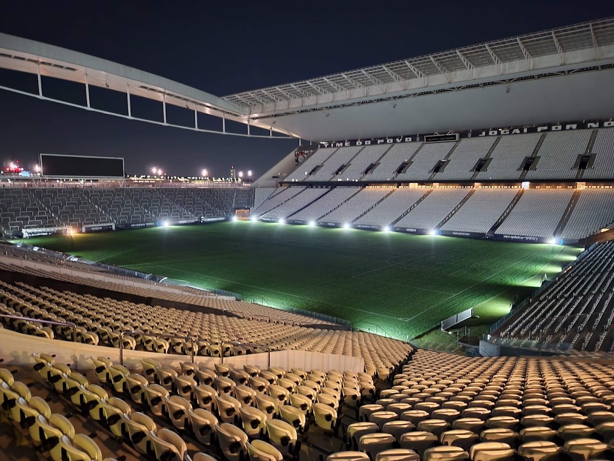 Arena Corinthians - parece uma impressora de longe! é bem maior do que eu imaginei e ver o esforço das torcidas organizadas para manter o time up foi tudo!