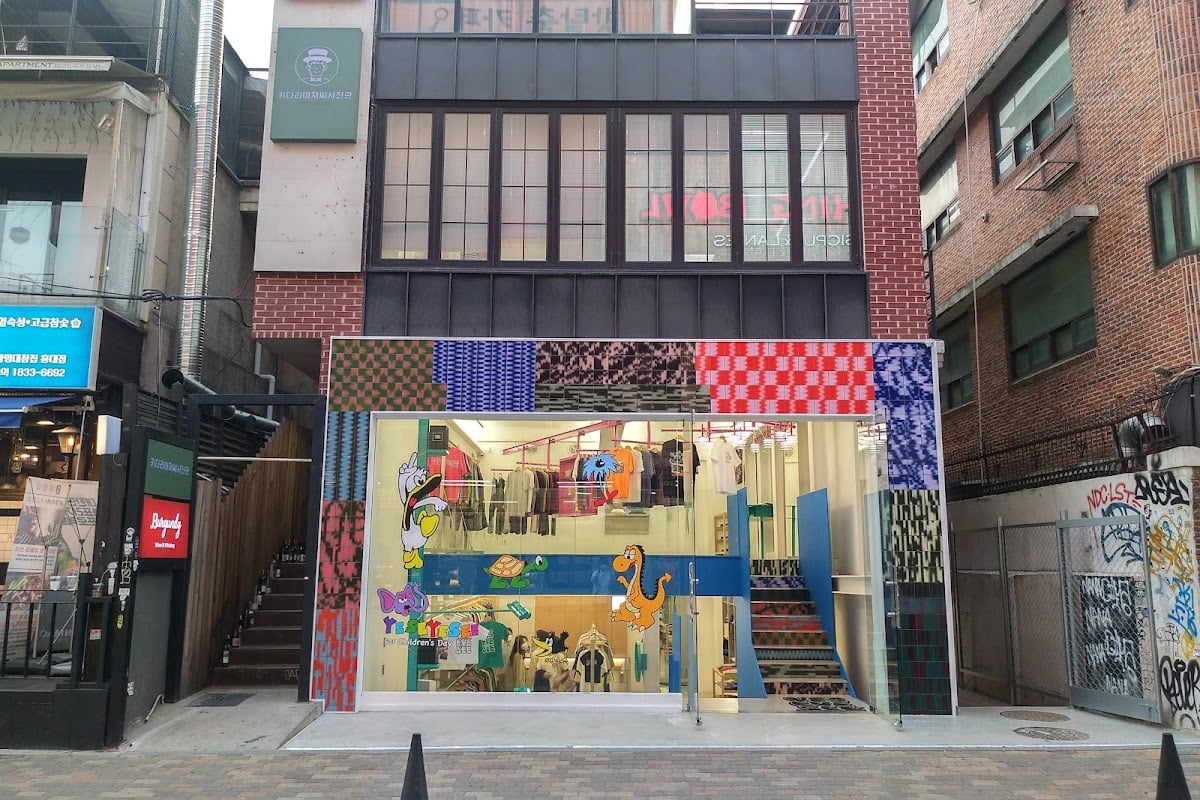 YESEYESEE Hongdae Flagship Store