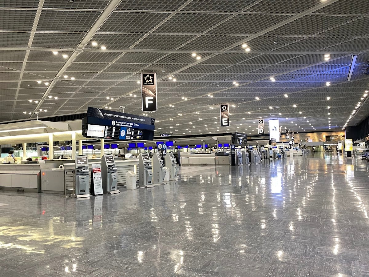 成田空港 (NRT)