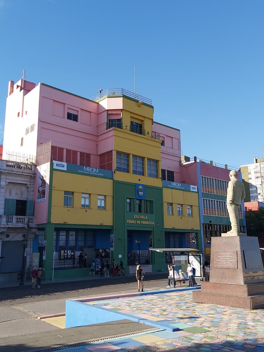 Museo Benito quinquela Martin  - -Estas de Mar-dom, 11-18 h. 🎟2000$