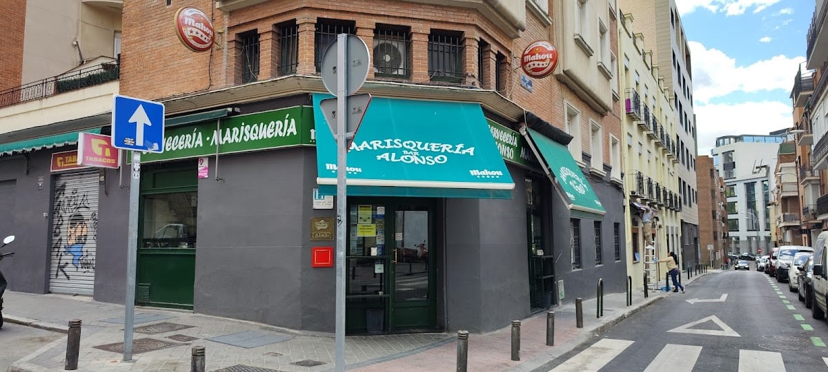 Cervecería Alonso - 4.4 (€) Bravas, algo de pie (me llevo txomin)