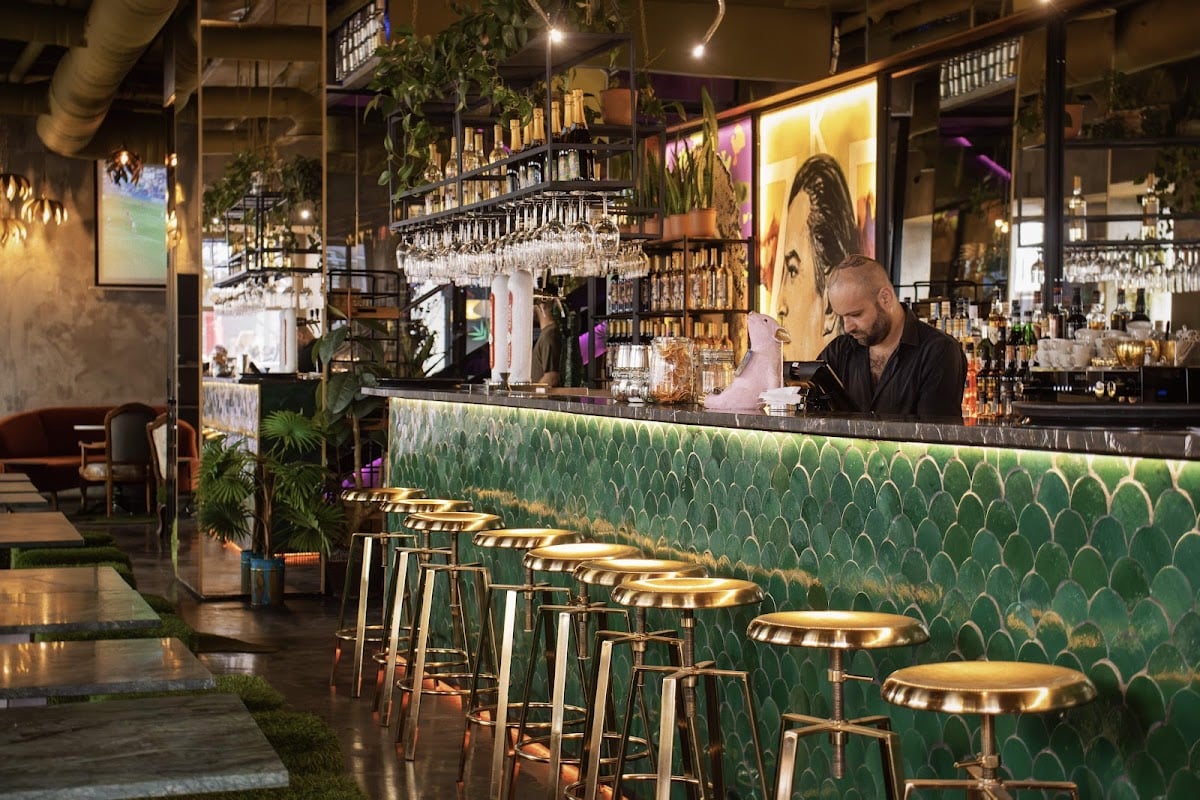 Art Stay - Restaurant & Bar