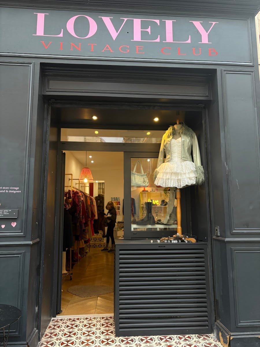 Lovely Vintage Club - Vintage shop (€€)