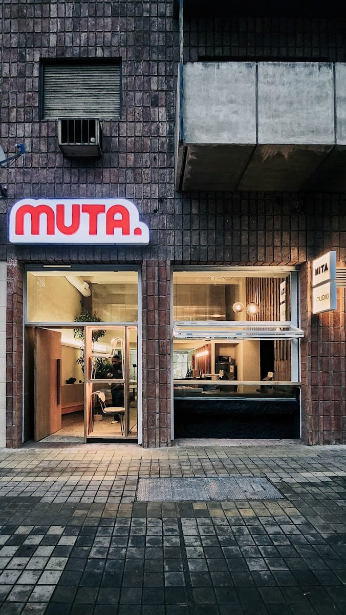 MUTA - Showroom y cafe