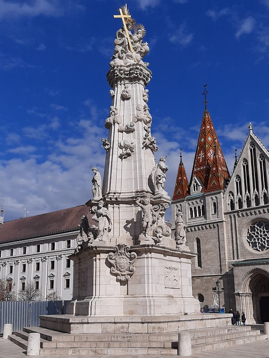 Estatua de la Trinidad