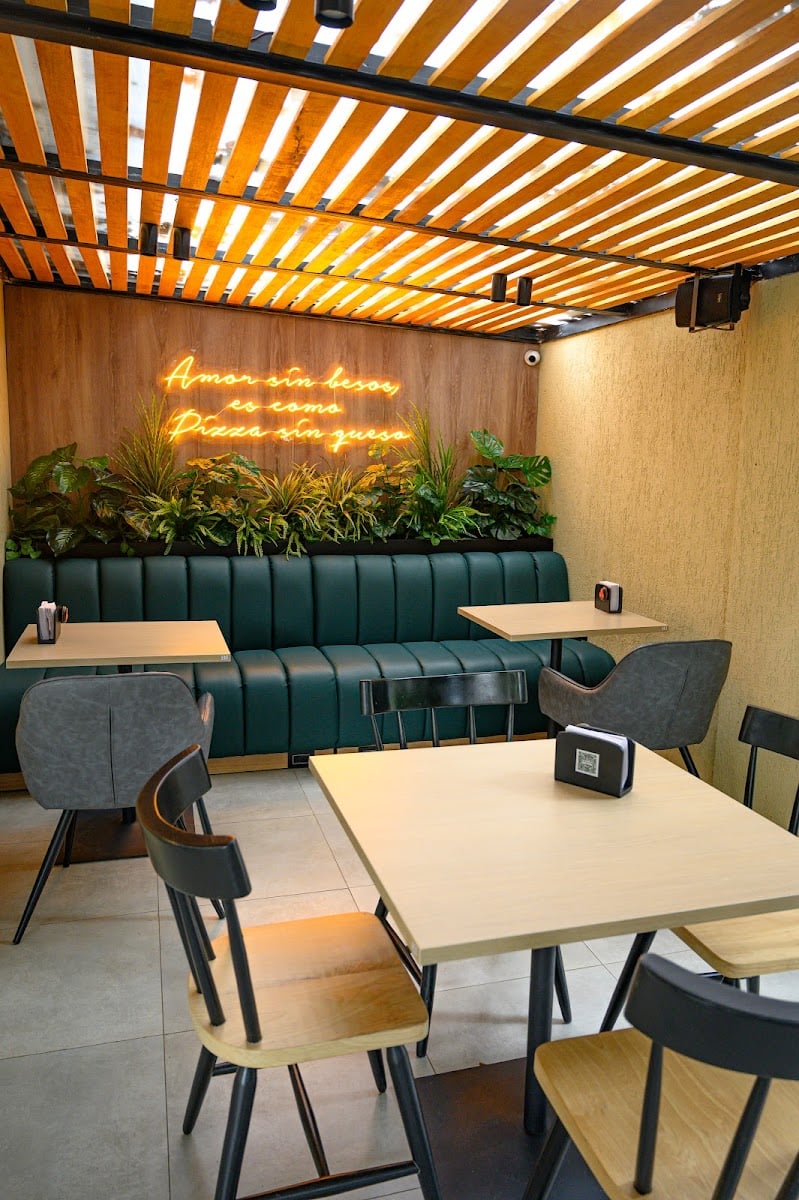 Vesuvio Pizzería en Medellín