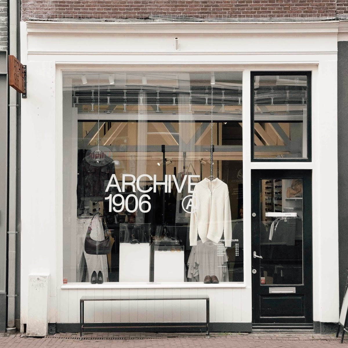 Archive 1906 | Vintage Designer Fashion