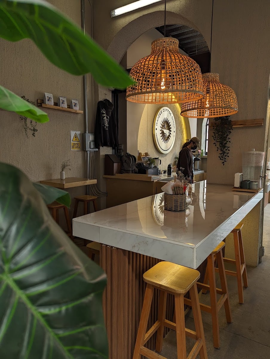 Raíces Coffee Shop & Roasters