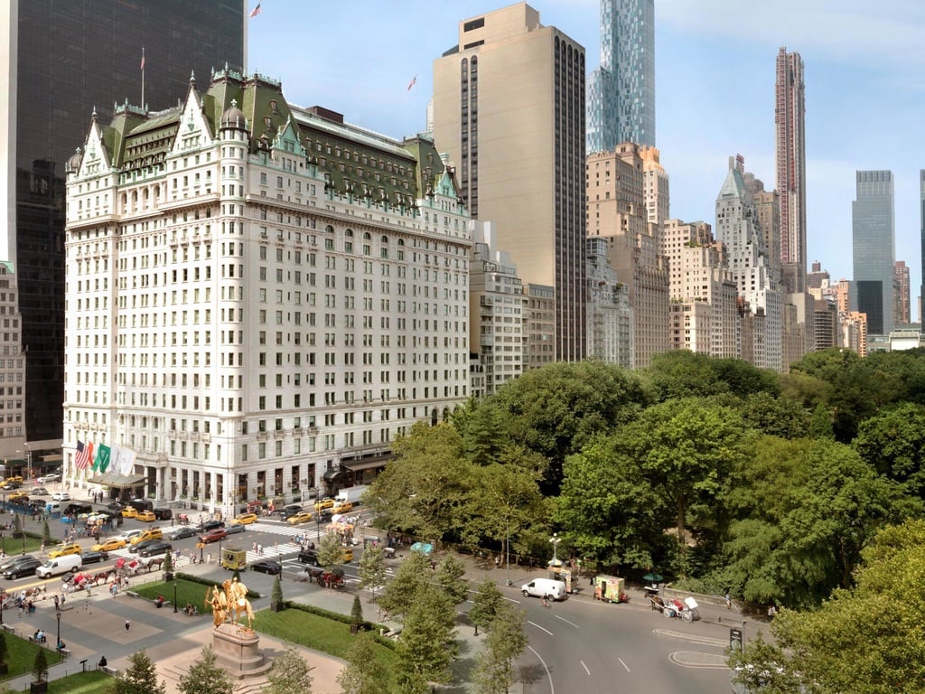 Plaza Hotel (5th Av) - (Home Alone 2)