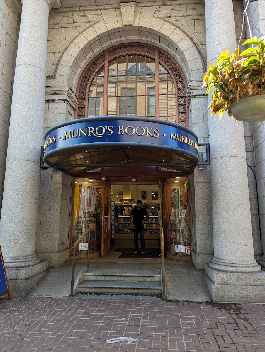 Munro's Books