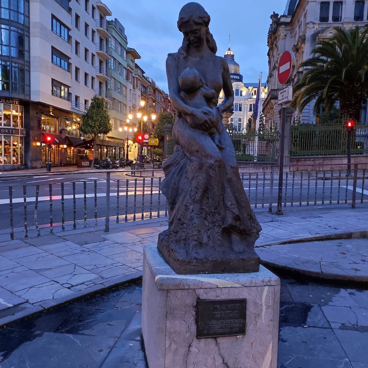 "La Encarna con Chiquilín"