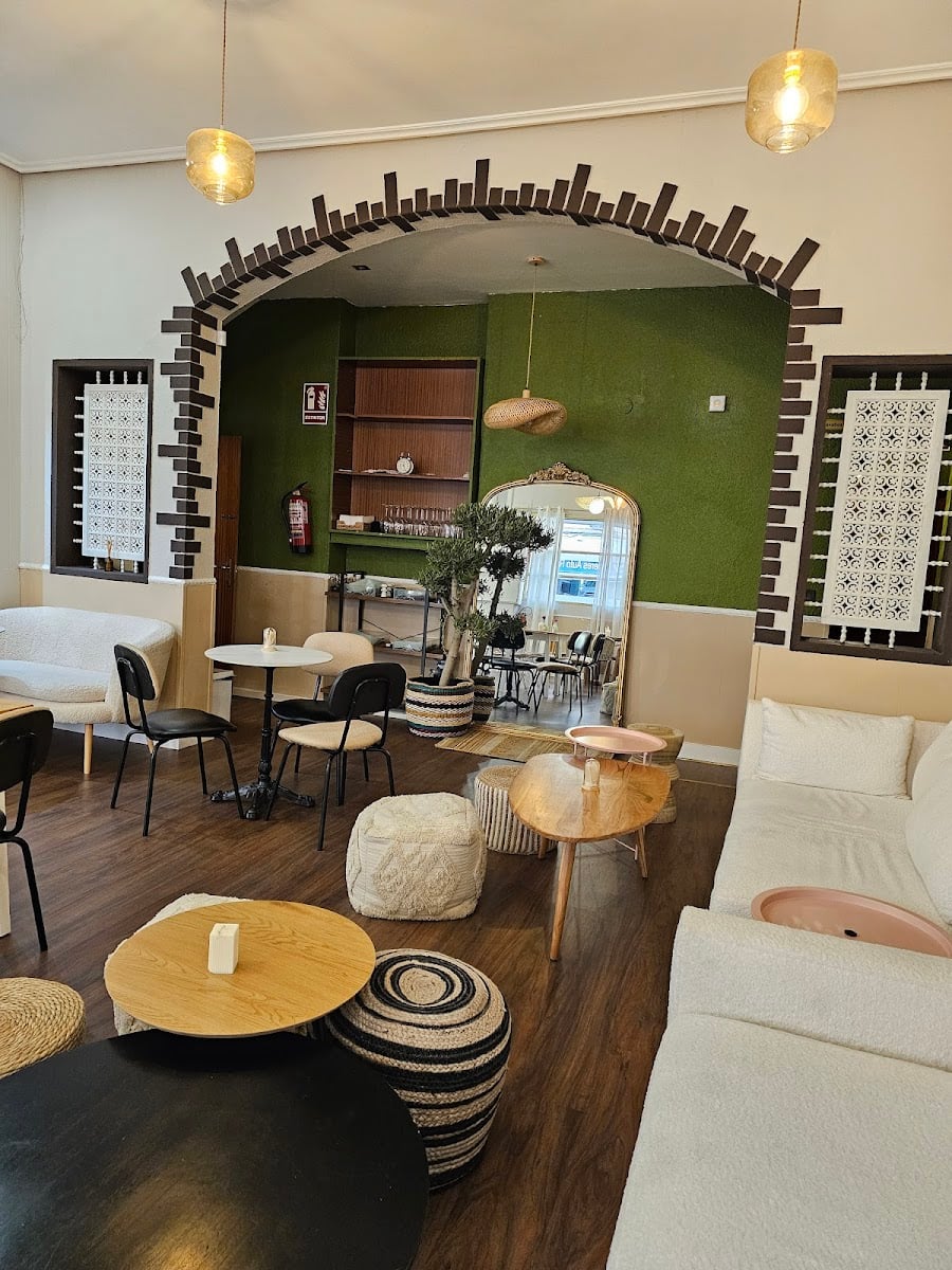Cozy chic café