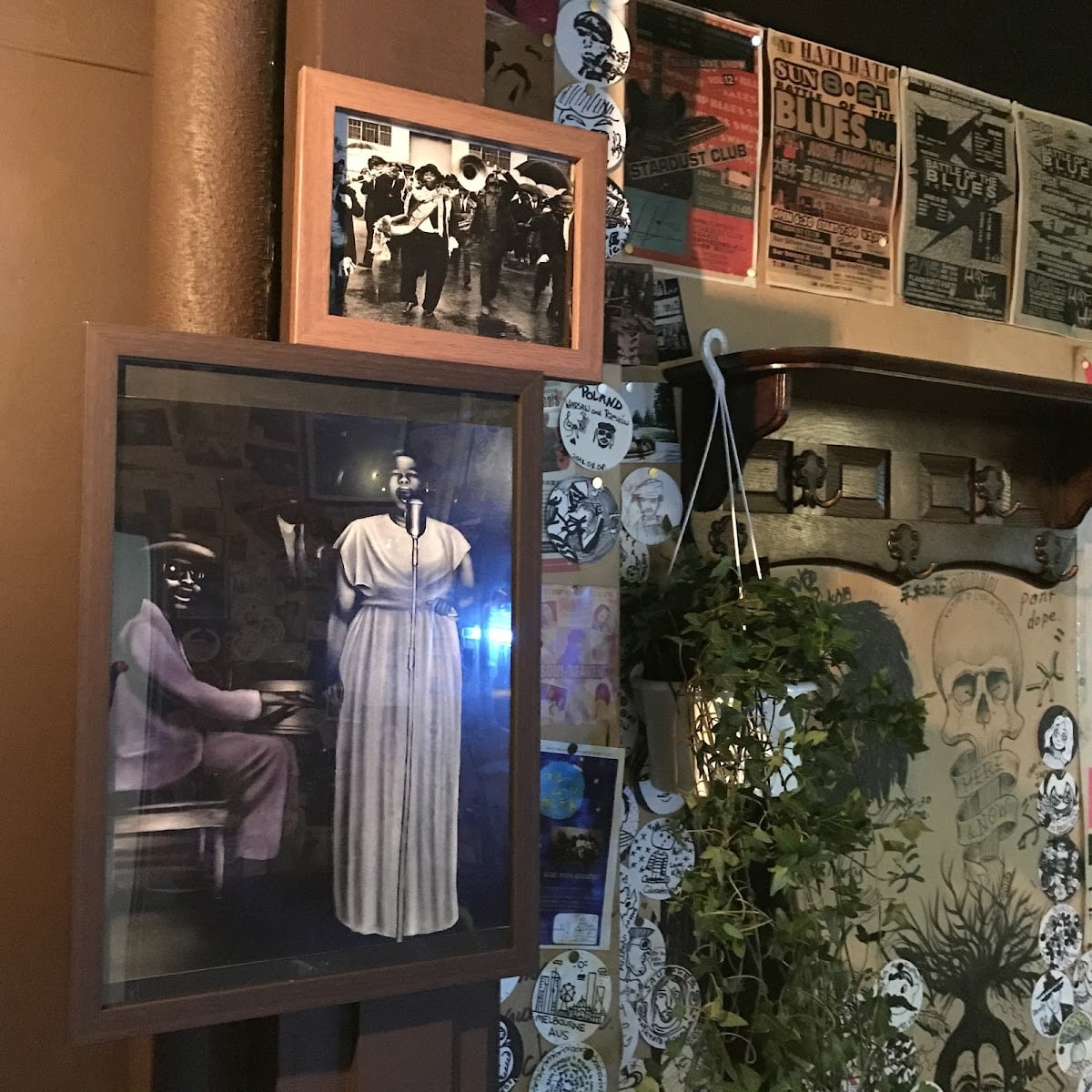 Bar stardust club