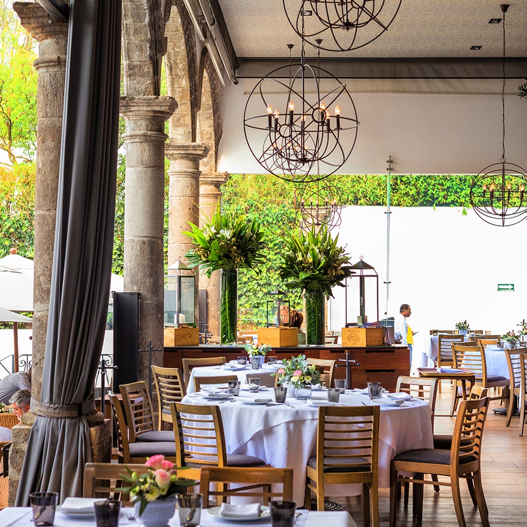 BISTRO 83