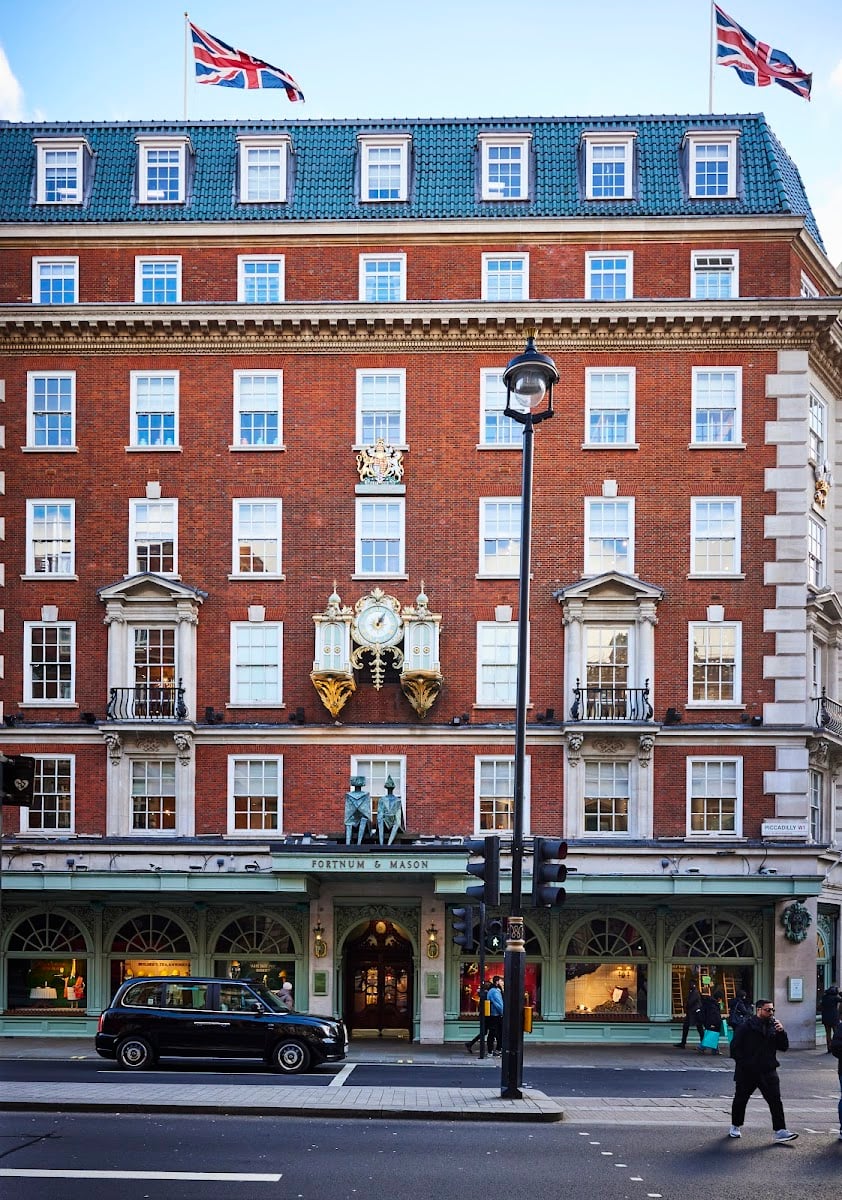 Fortnum & Mason - Tea and sweets - try the turkish delights✨