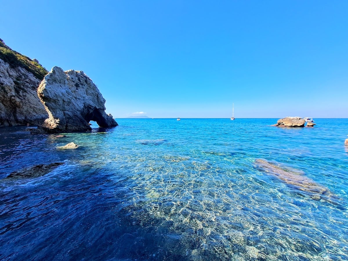 Mongiove Spiaggia e Grotte di Valle Tindari