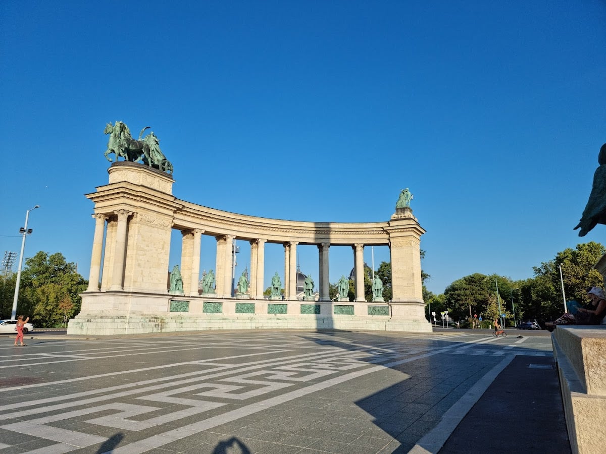 Heroes' Square