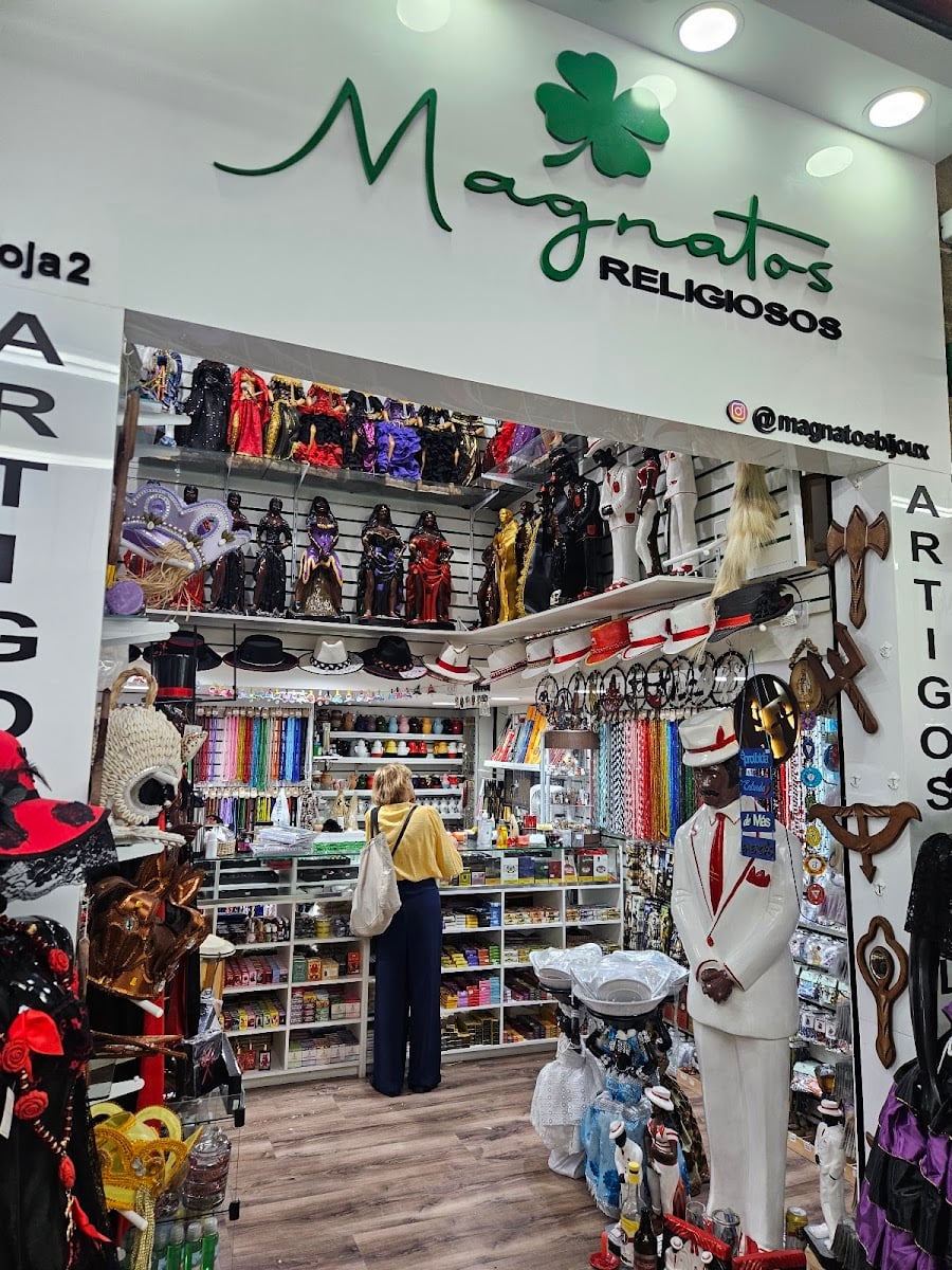 Galeria Comercial - naja bijoux e stephanie bijoux (1º andar), inti raymi arte (6º andar, 606)