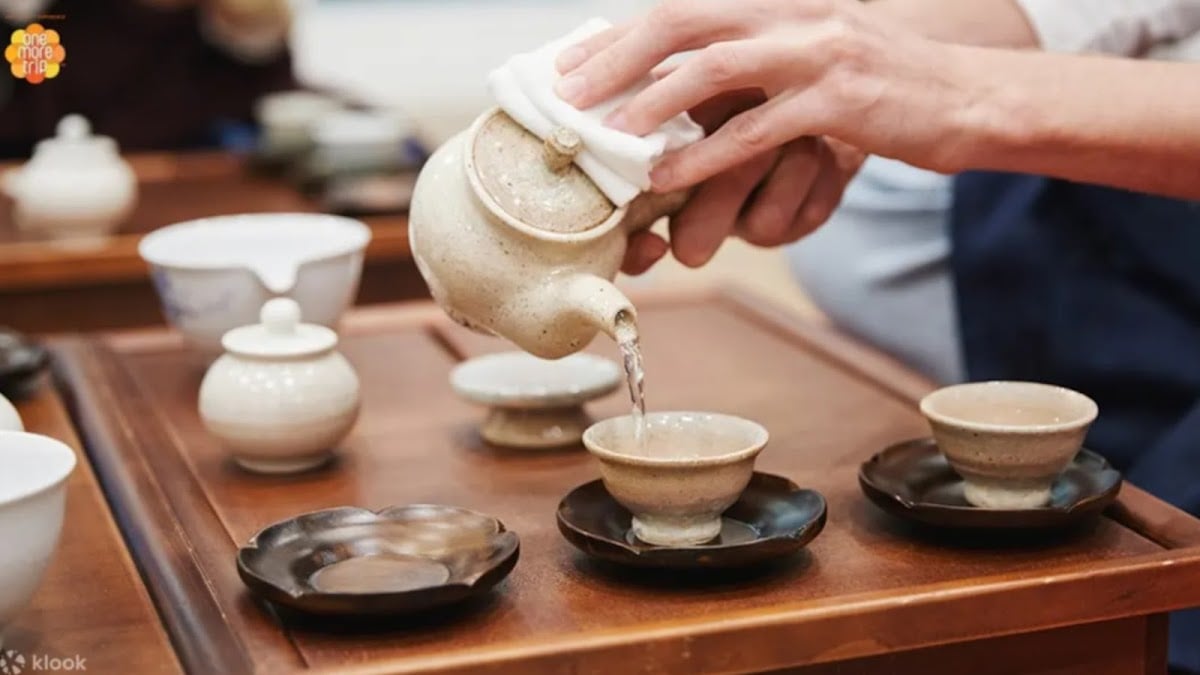 Korean Tea Ceremony - Korean tea making