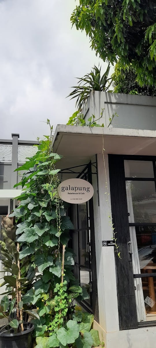Galapung Bakehouse & Cafe