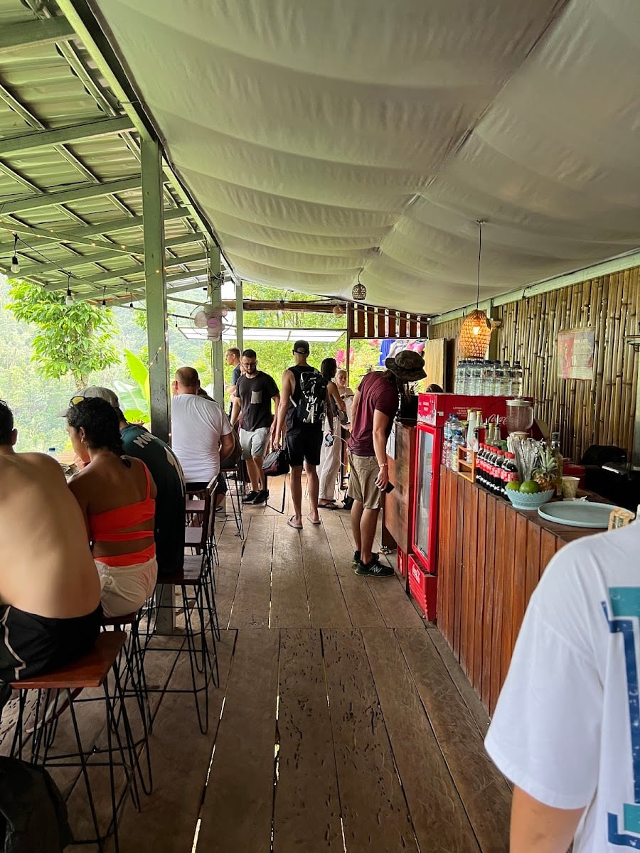 Hanging Restaurant & Bar