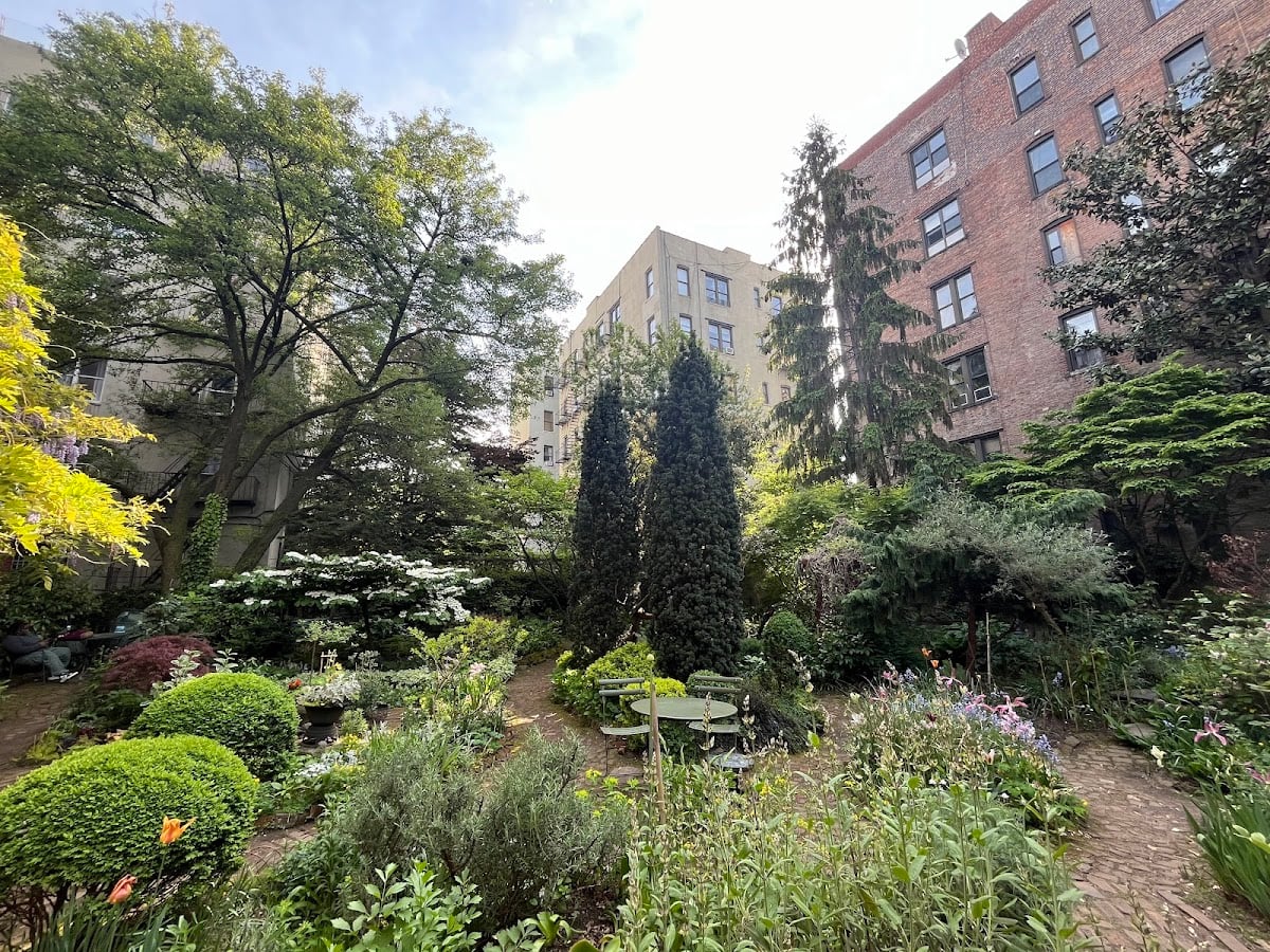 6BC Botanical Garden