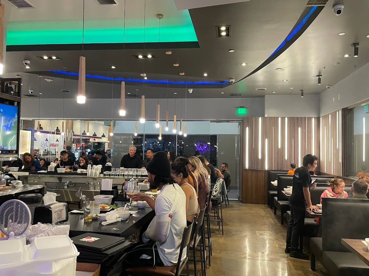 Oc & Lau 2 Restaurant