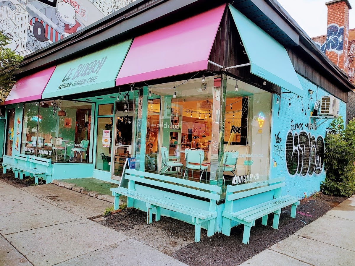 Le Blueboy: Artisan Glacier