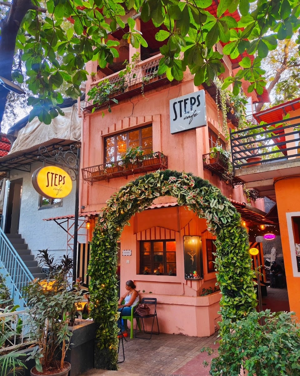 Steps Café